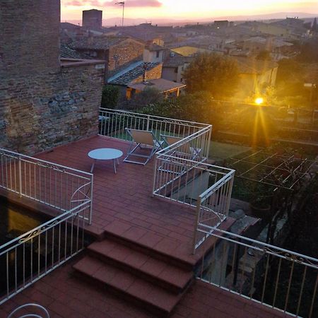 Appartamento Le Palme Con Terrazze In Centro San Gimignano Exteriér fotografie